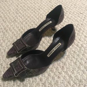 Manolo Blahnik EU 38 US 8 purple python heels